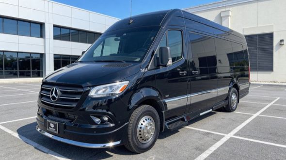 10 passenger sprinter van milwaukee