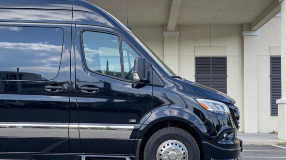 12 passenger sprinter van milwaukee