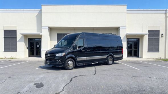 15 passenger sprinter van milwaukee